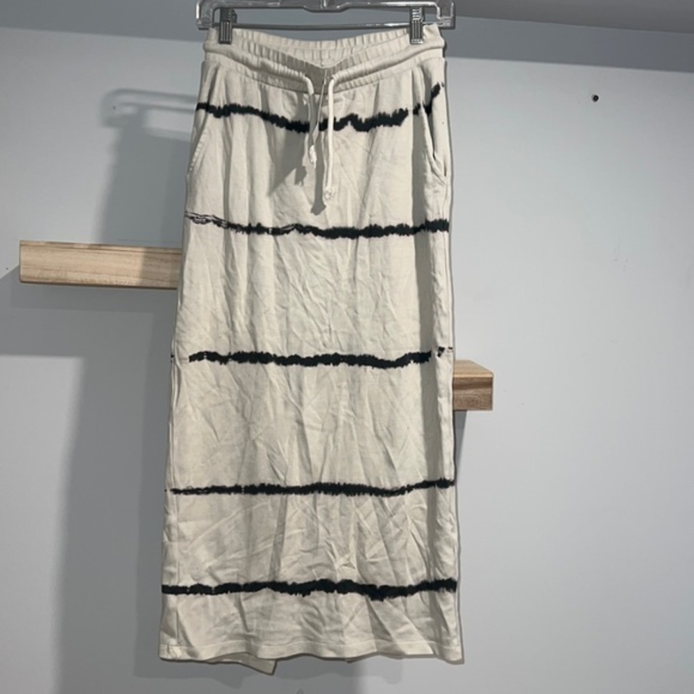 Zara beige and navy maxi skirt